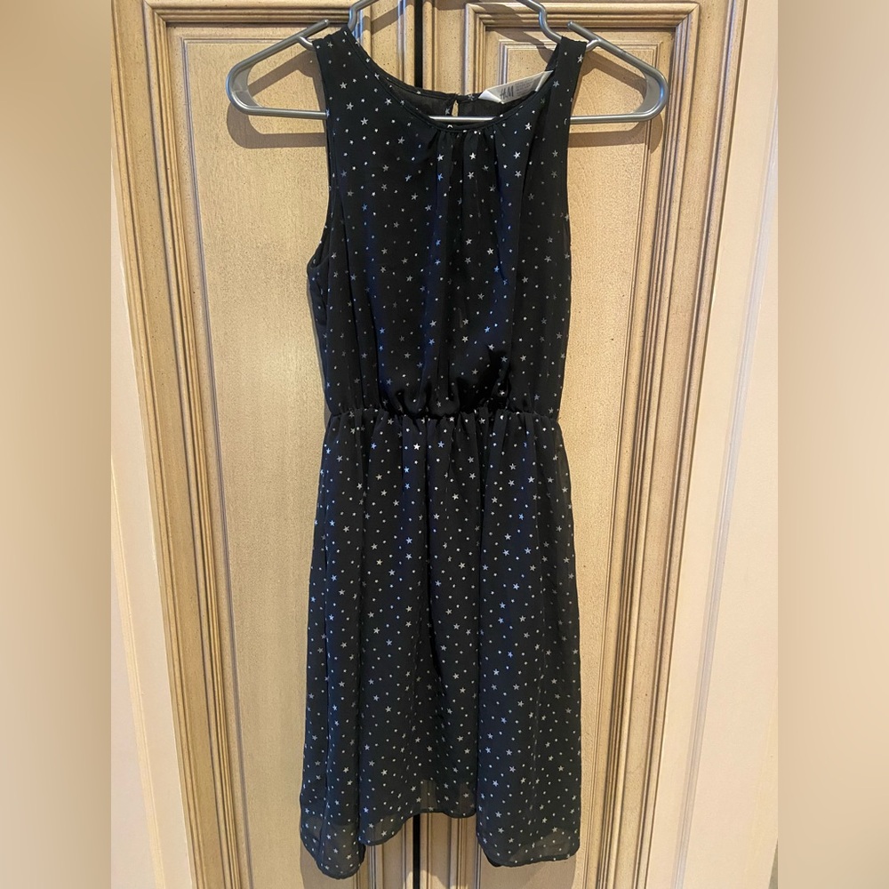 H&M Black Dress with stars Teenage 11-12